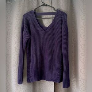 Pink Rose cable knit navy sweater size large